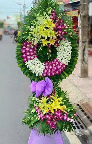 [TOP 1] Hoa viếng kệ 2 tầng vòng lớn