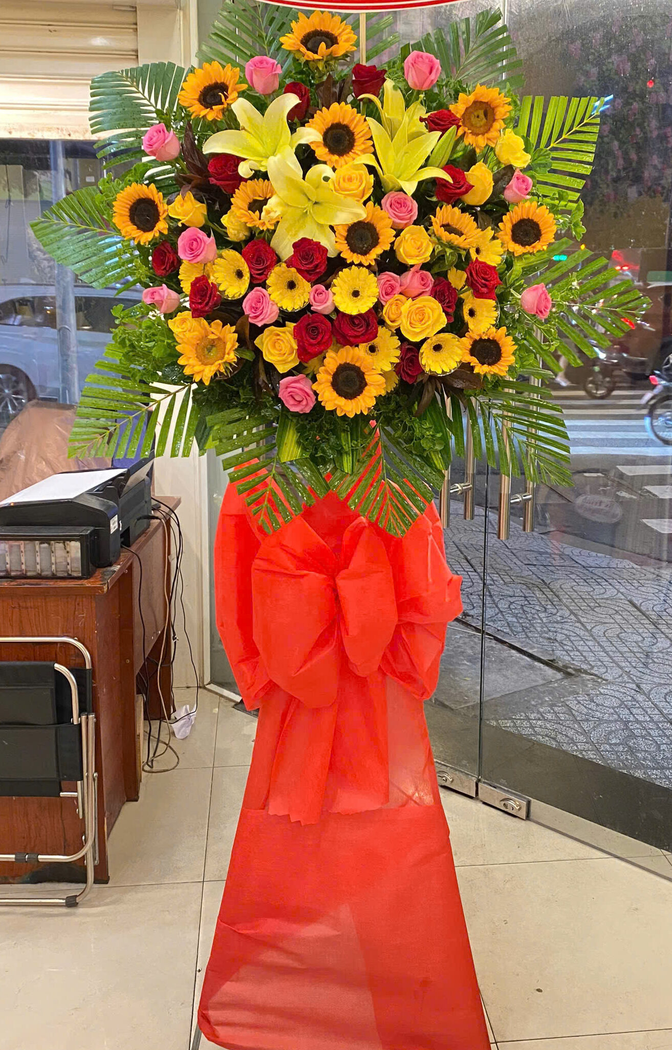 Kệ Hoa Khai Trương 1 Tầng Quận 6 – Giao Nhanh 60 Phút