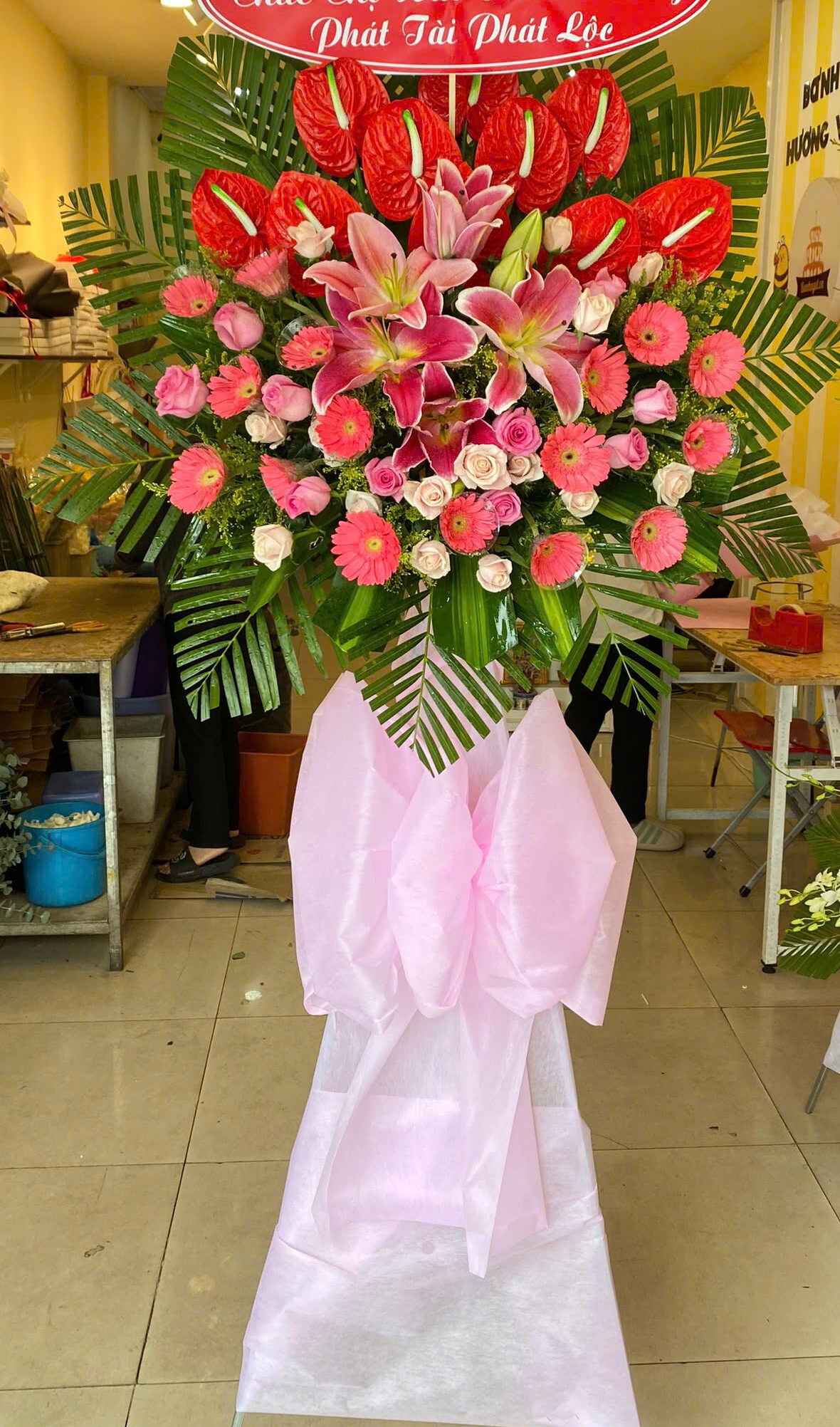 Kệ Hoa Khai Trương 1 Tầng Quận 10 – Giao 60 Phút