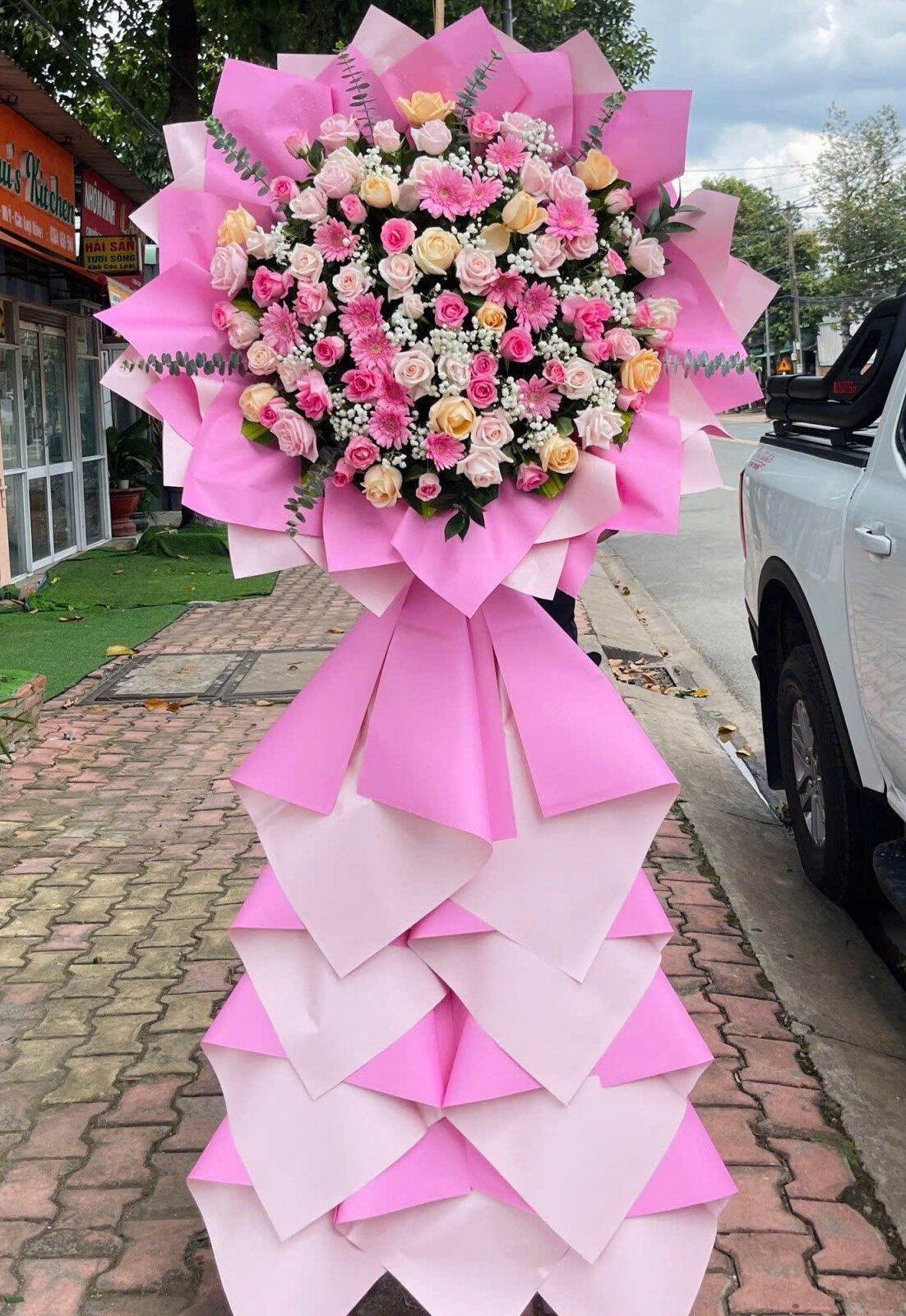 Kệ Hoa Khai Trương 1 Tầng Đường Nguyễn Gia Trí Bình Thạnh – Giao Nhanh 60 Phút