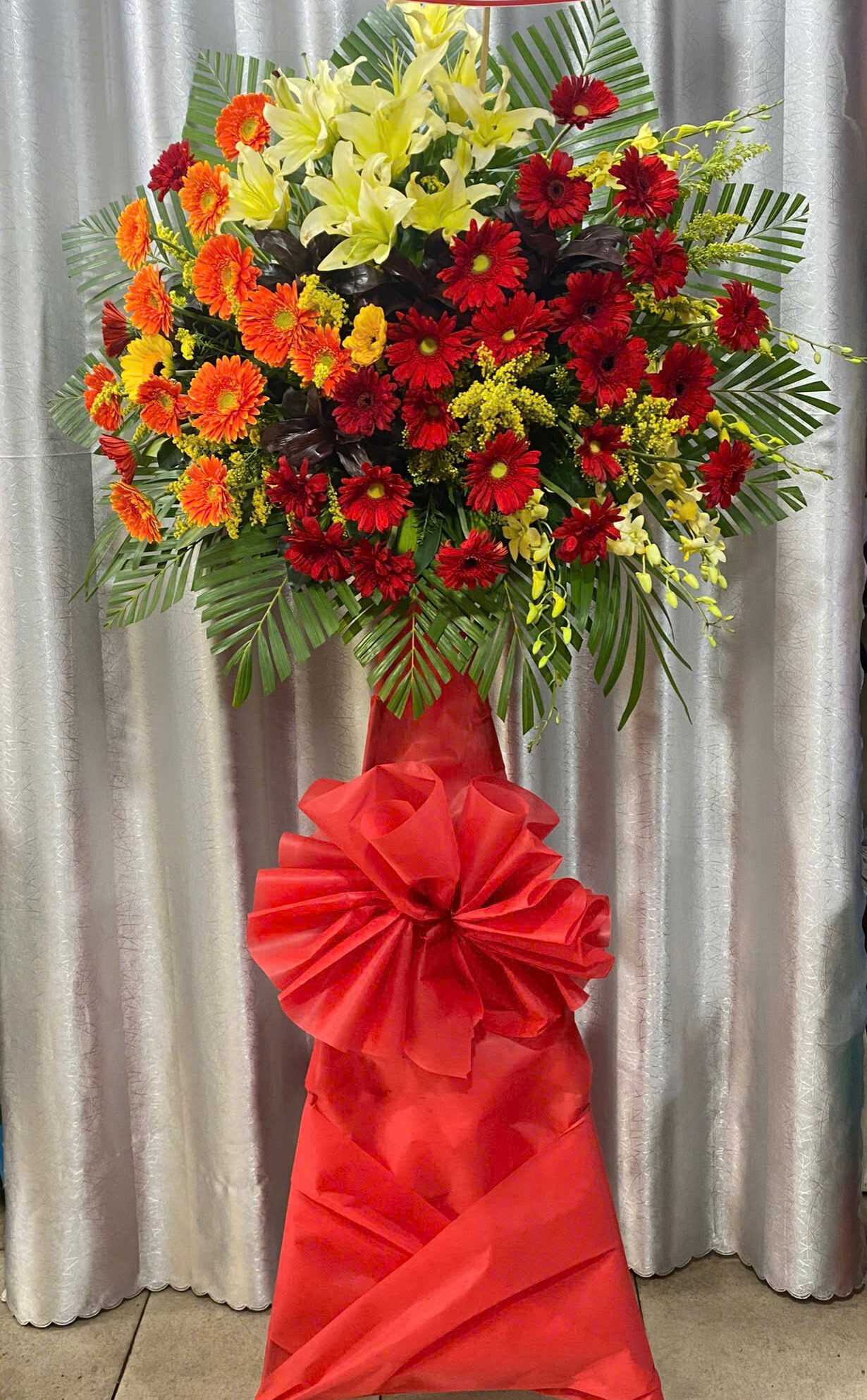 Kệ Hoa Khai Trương 1 Tầng Đường Ung Văn Khiêm Bình Thạnh – Giao Nhanh 60 Phút